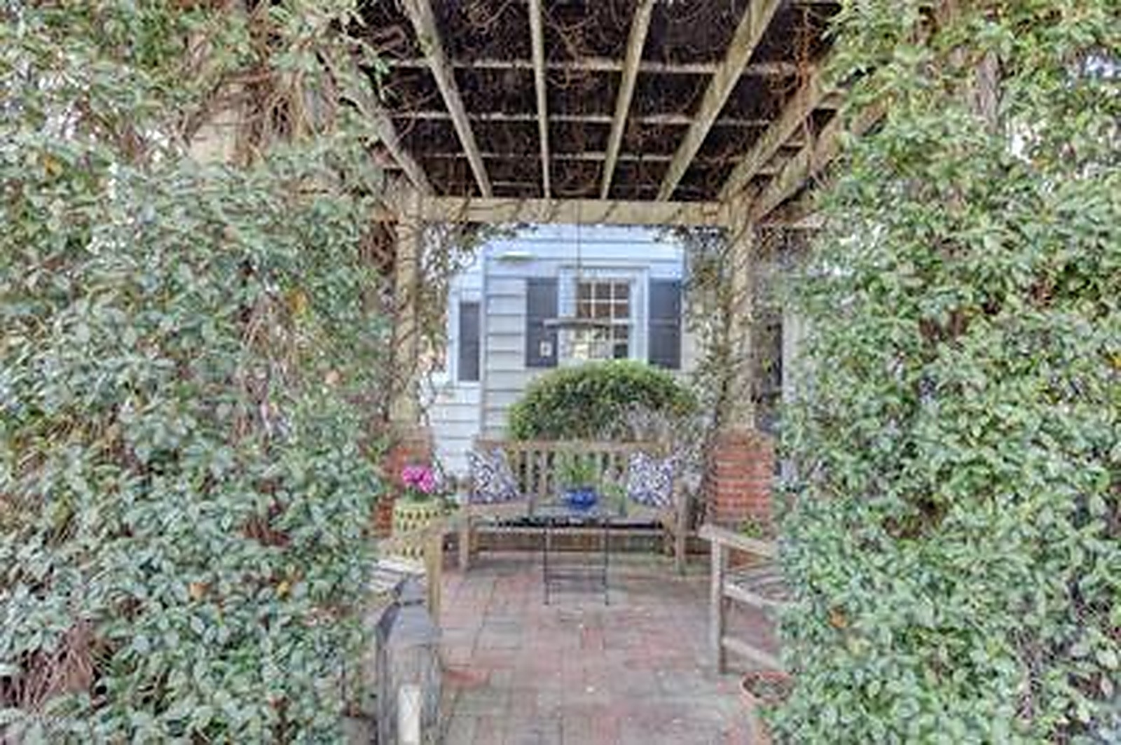 Covered patio and outdoor dining before
